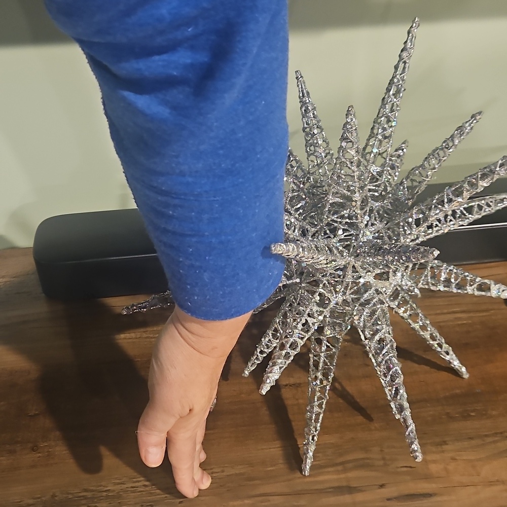 PIER 1 Oversized Large Mettalic Silver Sequin Sparkle Starburst Home Decor. - Picture 5 of 5